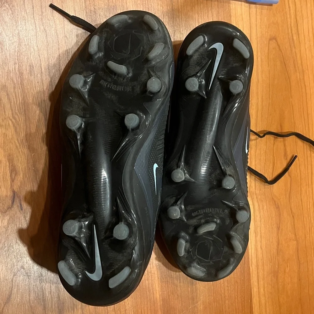 Nike phantom black  cleats size 6
